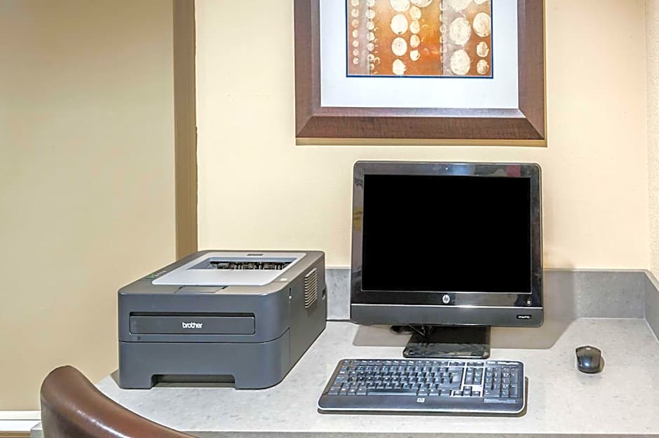 Super 8 by Wyndham Calgary/Airport