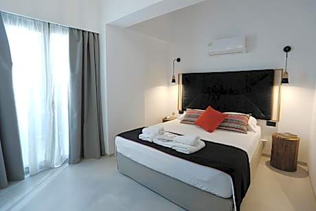 Grand Suite with Loft and Pool View