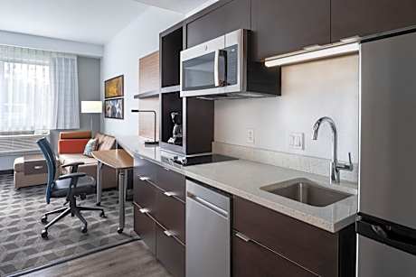 King Studio with Sofa Bed, Mobility and Hearing Accessible Tub