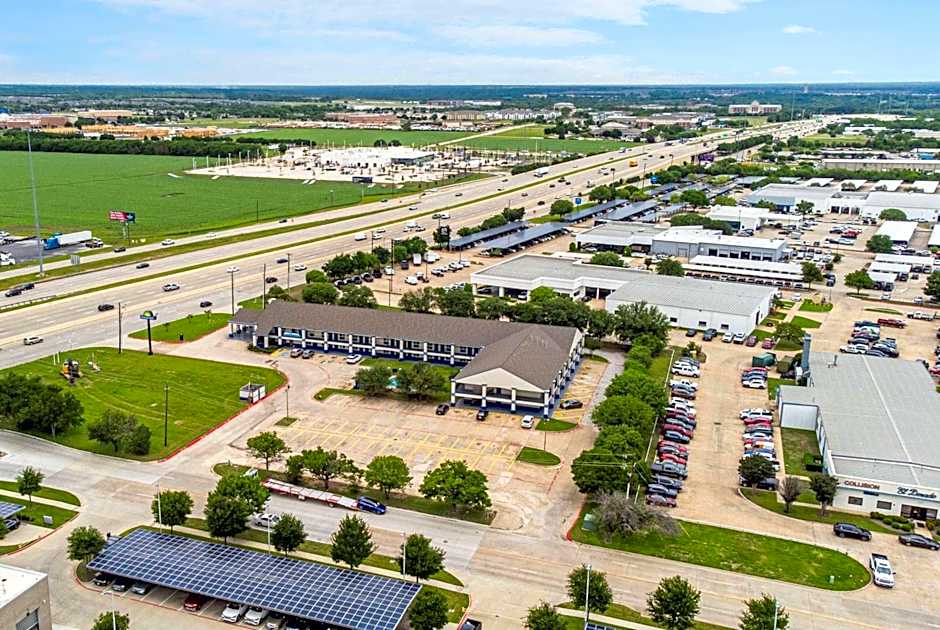 Days Inn by Wyndham McKinney