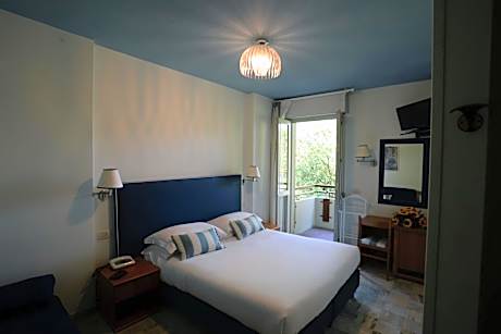 Triple room with french bed