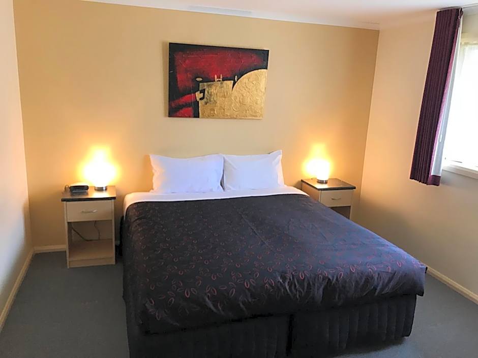 Sportsmans Motor Inn
