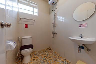 RedDoorz Plus @ Bagusrangin Street