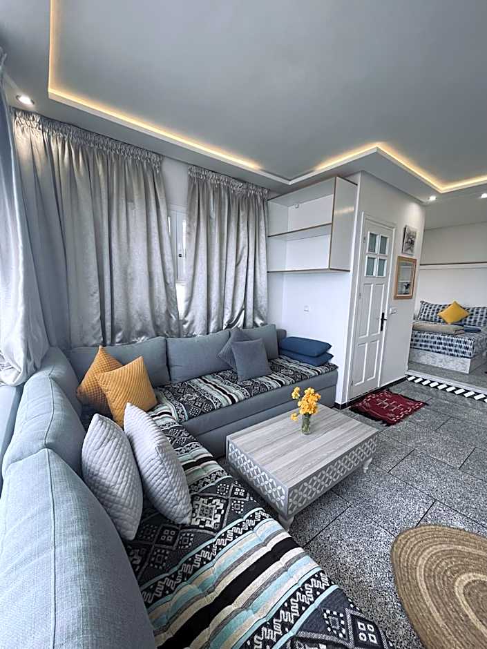 BIG BLUE guest house