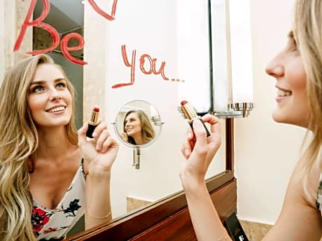 Executive Suite With King-Size Bed And Sea View