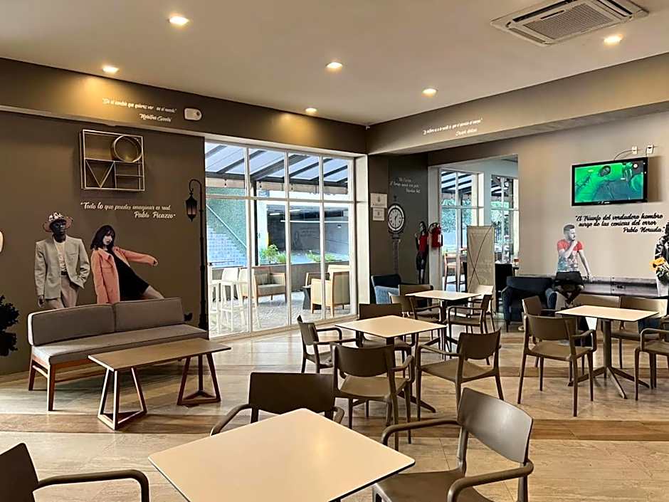 Krystal Urban Monterrey San Jeronimo