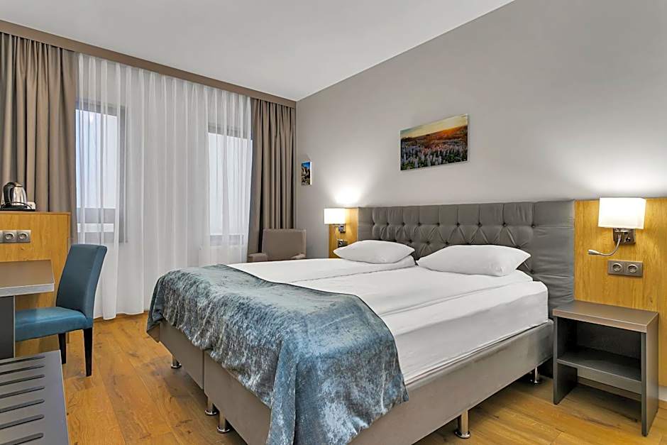 Airport Hotel Aurora Star