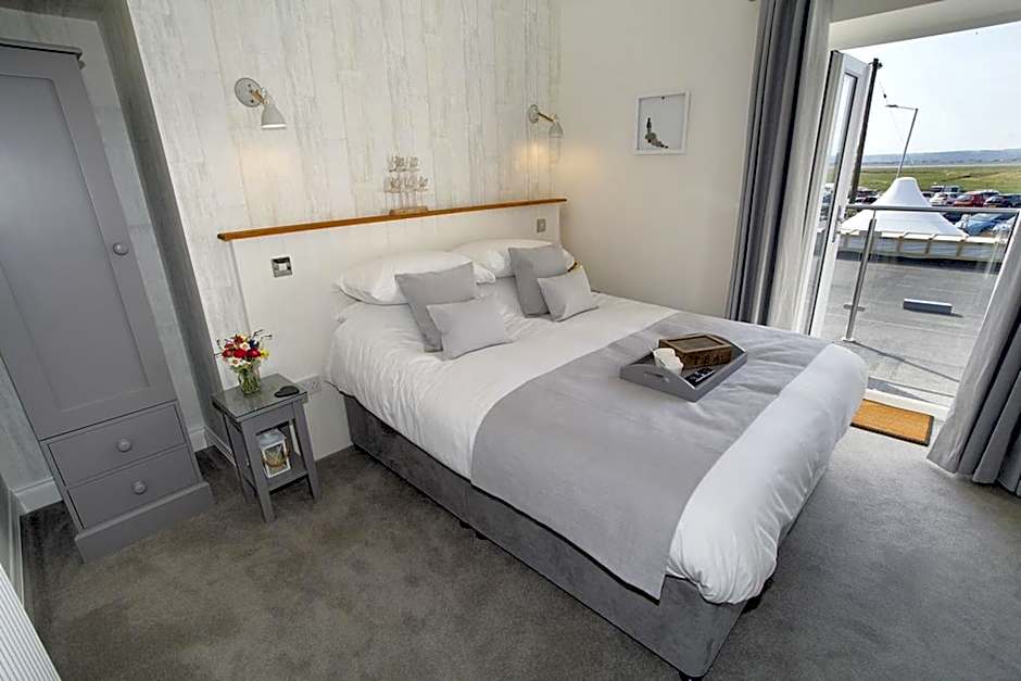 The Estuary Bar and Rooms