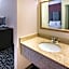 La Quinta Inn & Suites by Wyndham Indianapolis North At Pyramids