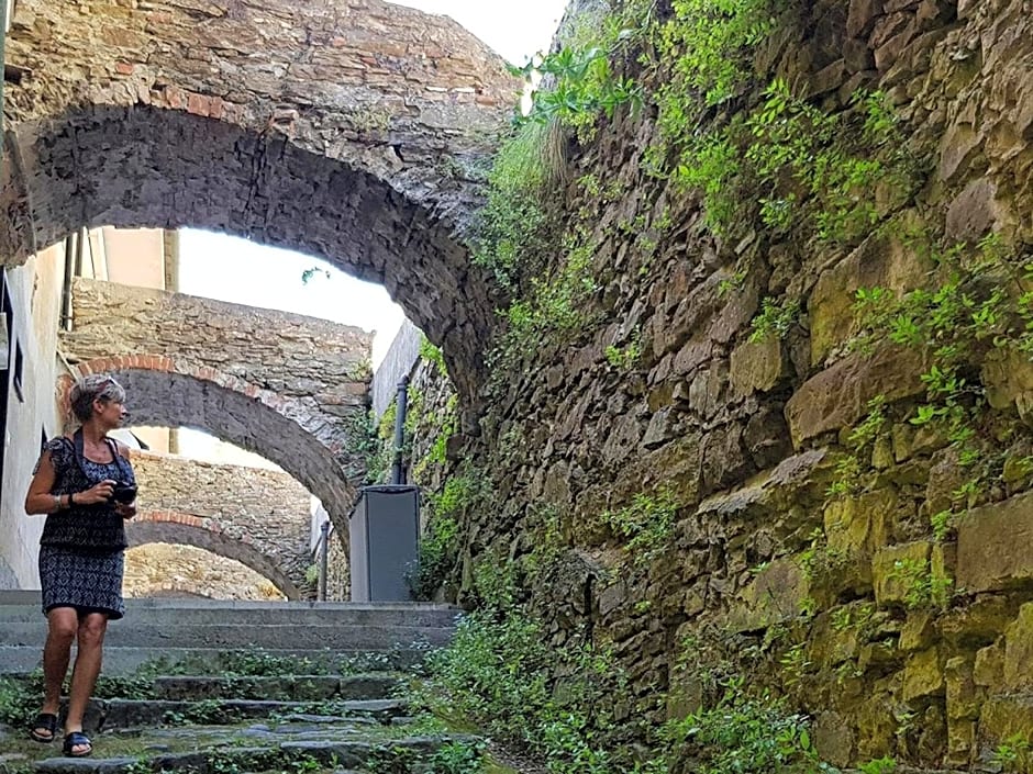 Santuario NS Soviore Cinque Terre