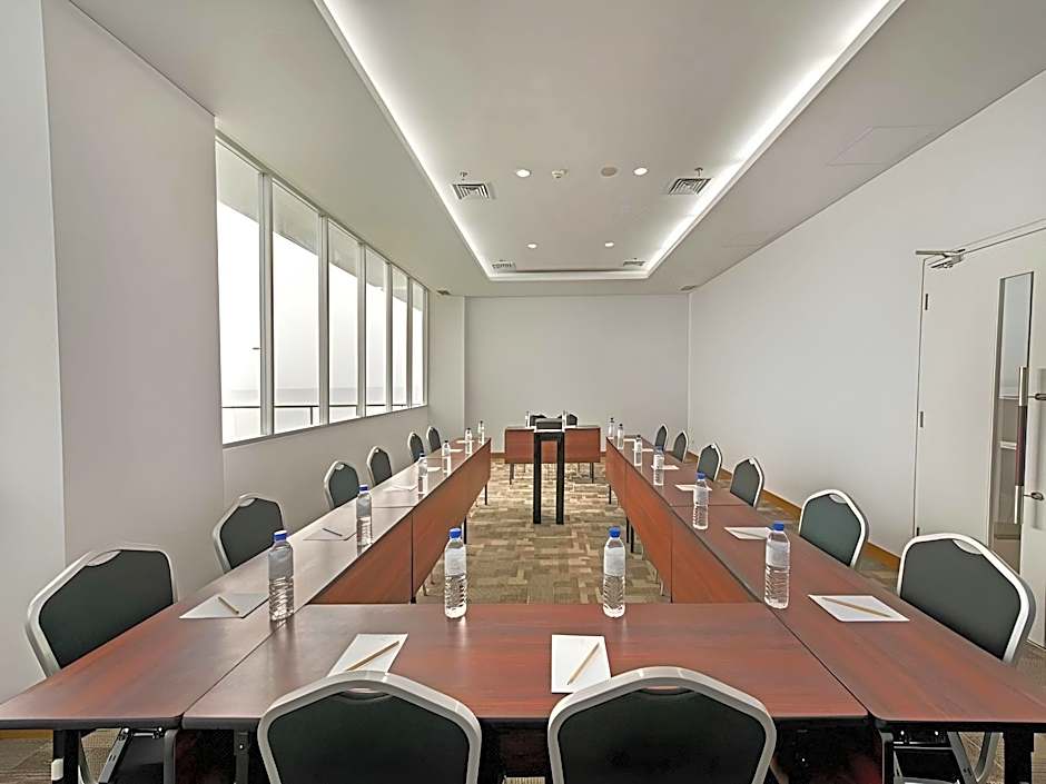 Whiz Prime Hotel Megamas Manado