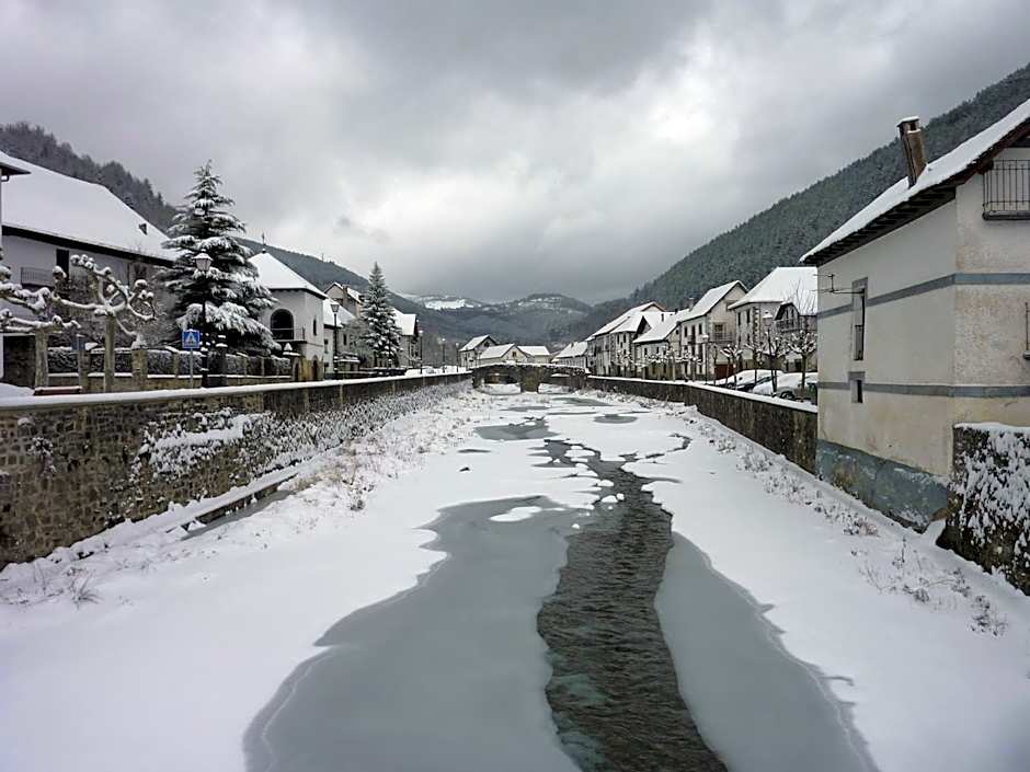 Hotel Rural Auñamendi