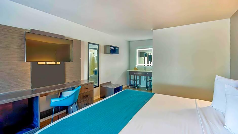 Motel 6 Louisville, Ky- Airport/ Fair Expo