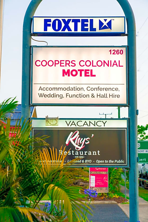 Coopers Colonial Motel