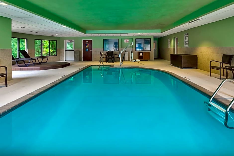 Holiday Inn Express & Suites Chesapeake By IHG