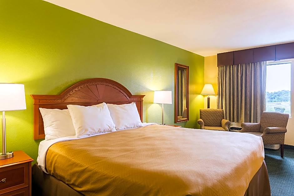 Econo Lodge White Pine Morristown I-81 & I-40 Split