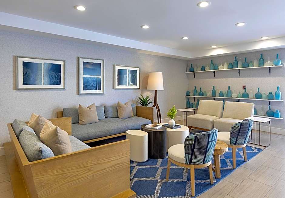 Redondo Beach Hotel, Tapestry Collection by Hilton