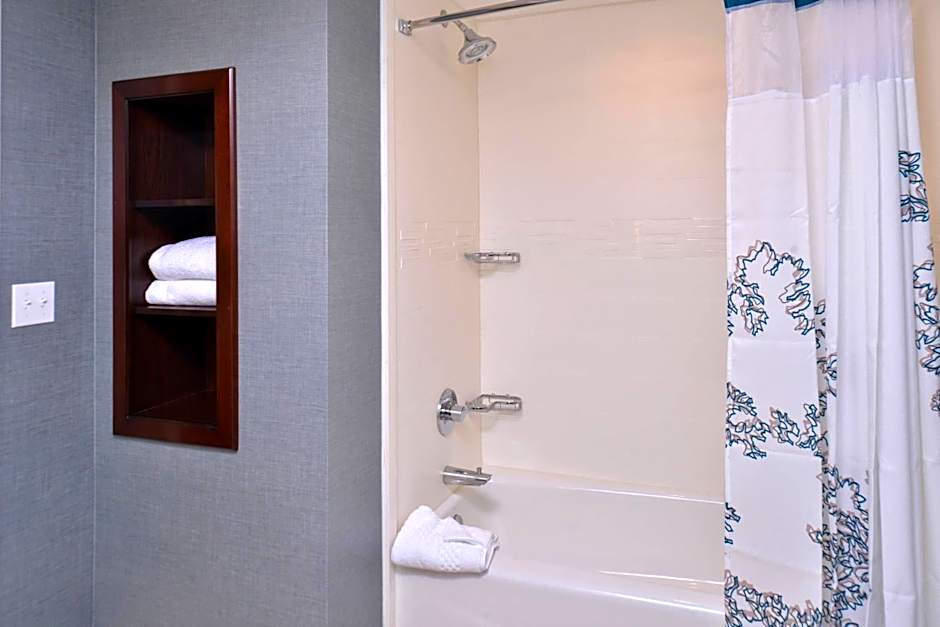 Residence Inn by Marriott Cedar Rapids South