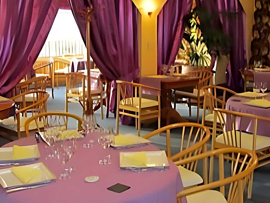 Hotel Restaurant Les Glycines