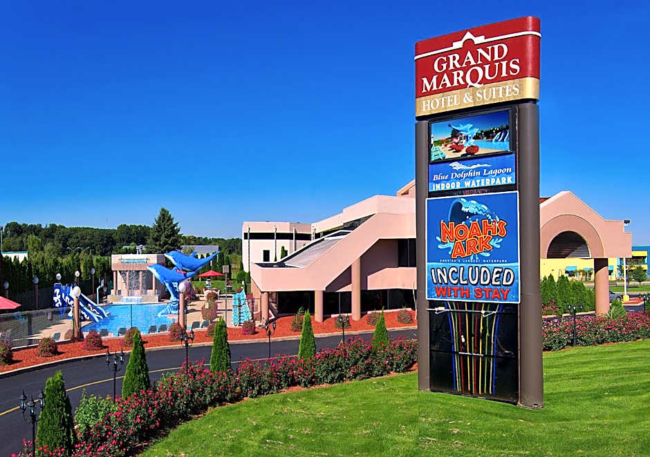 Grand Marquis Waterpark Hotel & Suites