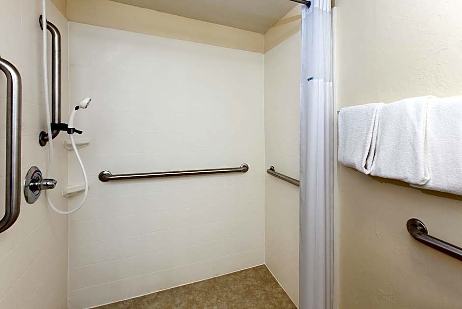 Days Inn by Wyndham Norman