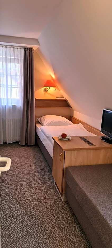Hotel Garni "Am Ellinger Tor"