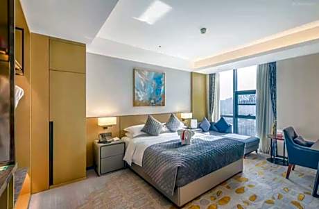 Deluxe King Room - Non-Smoking