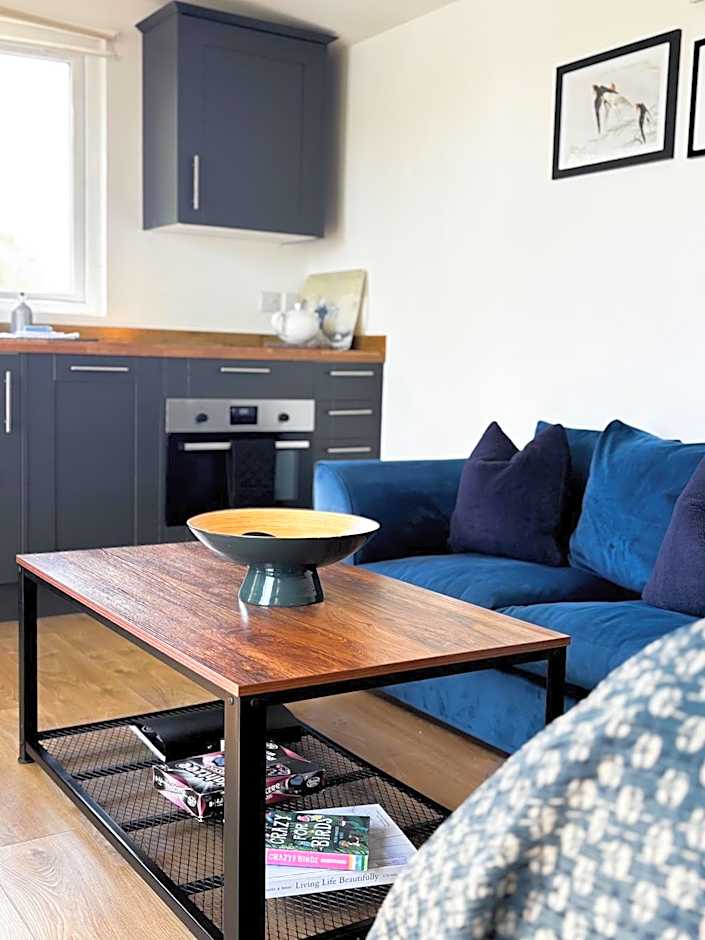 Lakeside Lodge- 'Swallow'