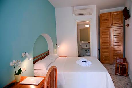 Economy Double or Twin Room