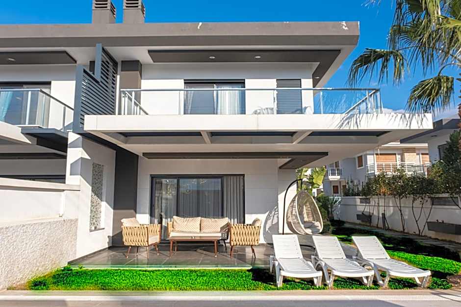 Çeşme lüks huzurlu yeni villa