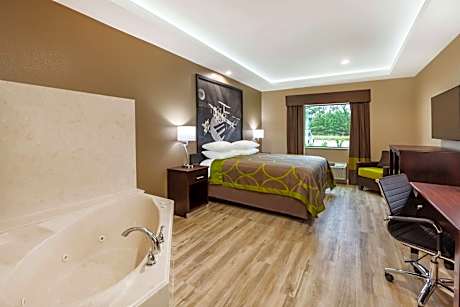 King Suite - Non-Smoking