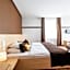 Promenade City Hotel