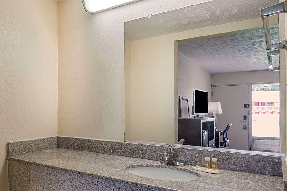 Ramada by Wyndham Lumberton