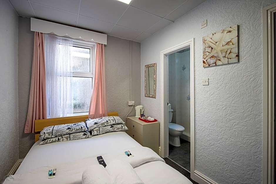 100 Pipers Hotel