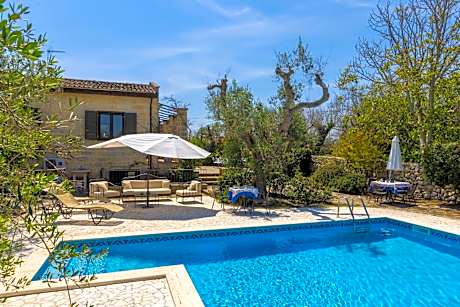 Casa Ulmi con piscina