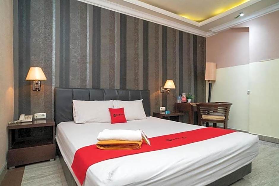 RedDoorz Plus near Simpang Tiga Tritayasa Cilegon