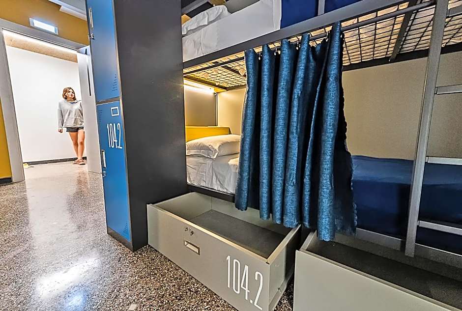 Marathon Hostel