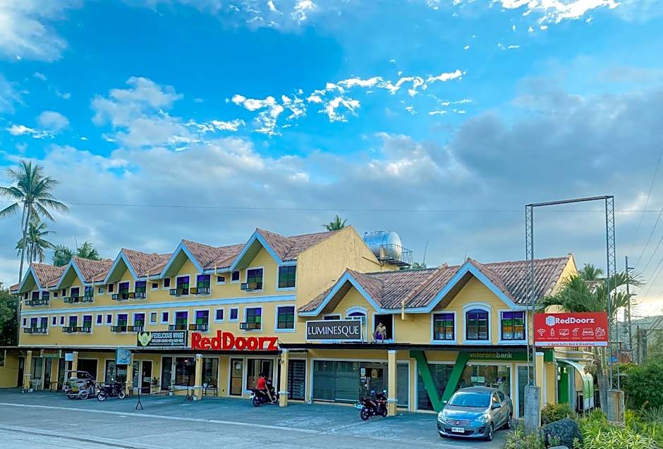RedDoorz Plus at Balai Sofia Bed & Breakfast Batangas