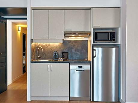 One-Bedroom Apartment (4 Adults)