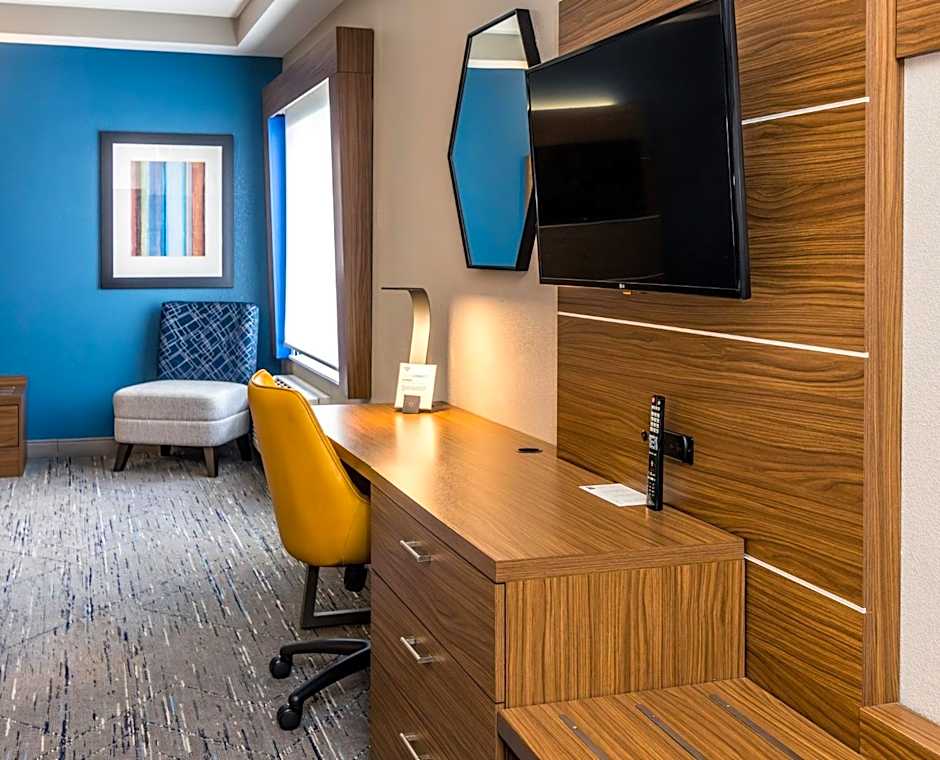 Holiday Inn Express & Suites Louisville Downtown By IHG