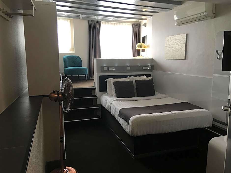Photo 1 of 10 of Standard, Canal View