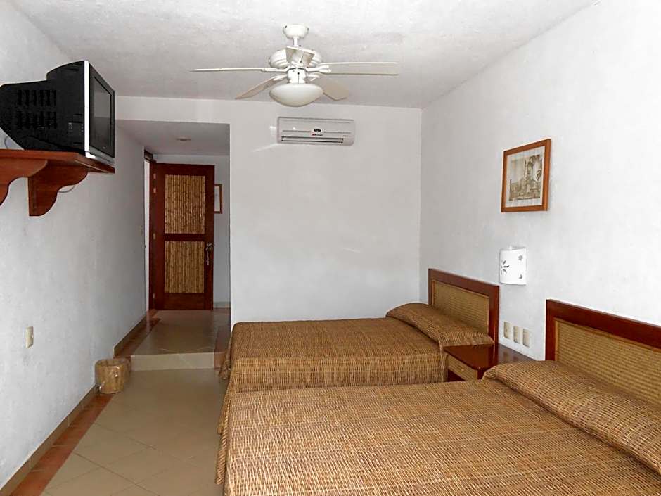 Hotel Suites Ixtapa Plaza