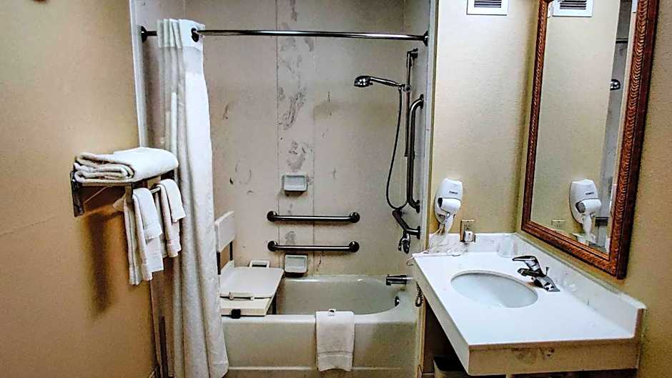 DoubleTree by Hilton Owatonna