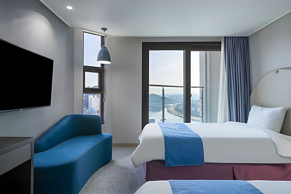 GOLDEN TULIP ESSENTIAL NAMGANG