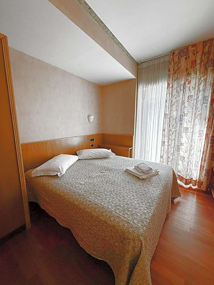 Hotel Lory & Ristorante Ferraro