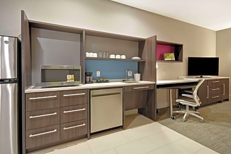 1 Kg Hearing Accessible Suite Nonsmoking