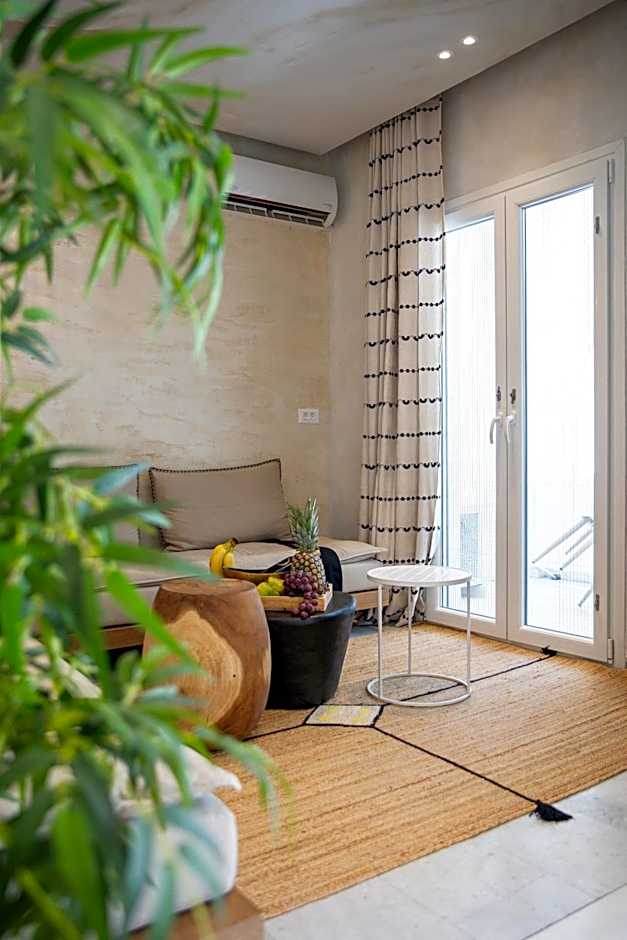 TERRA FOS NAXOS STUDIOS