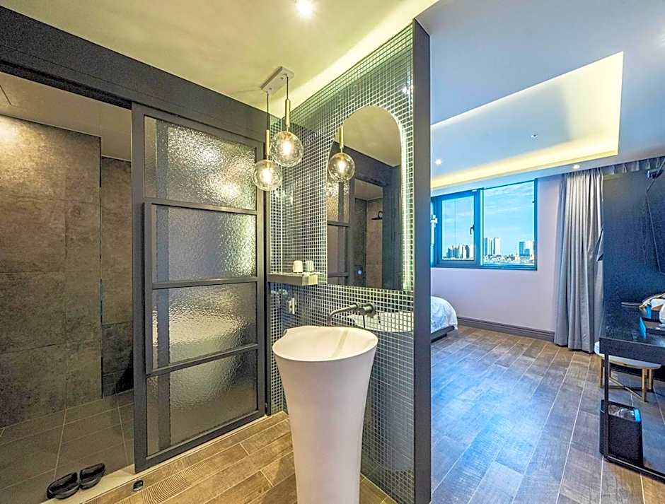 Sokcho Business Hotel CAMEL