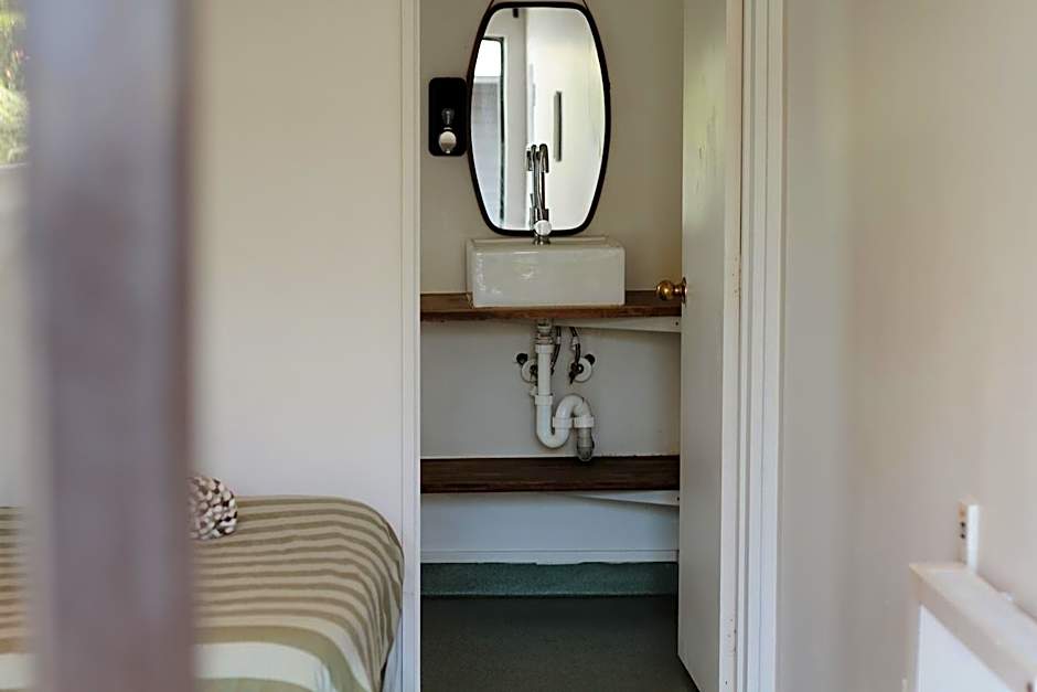 Hugo & Carters Backpackers & Motel