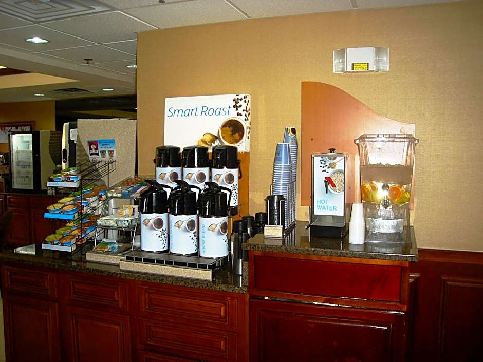Holiday Inn Express Louisville Northeast By IHG